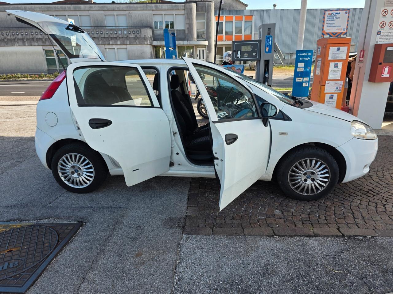 Fiat Grande Punto 1.2 5 porte con 182.000km Neopatentati ok