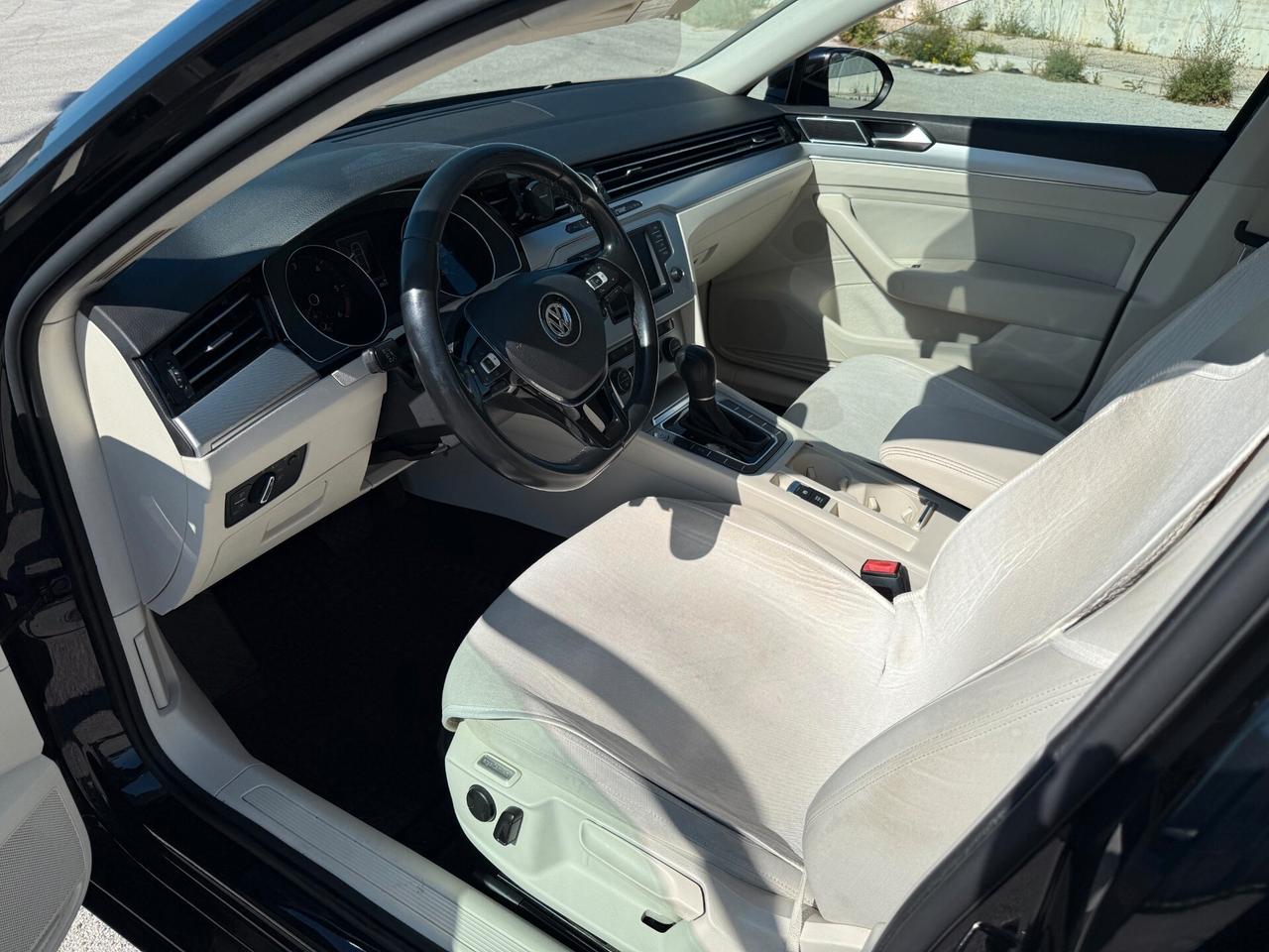 Volkswagen Passat Variant 1.6 TDI DSG Businessline BlueMotion