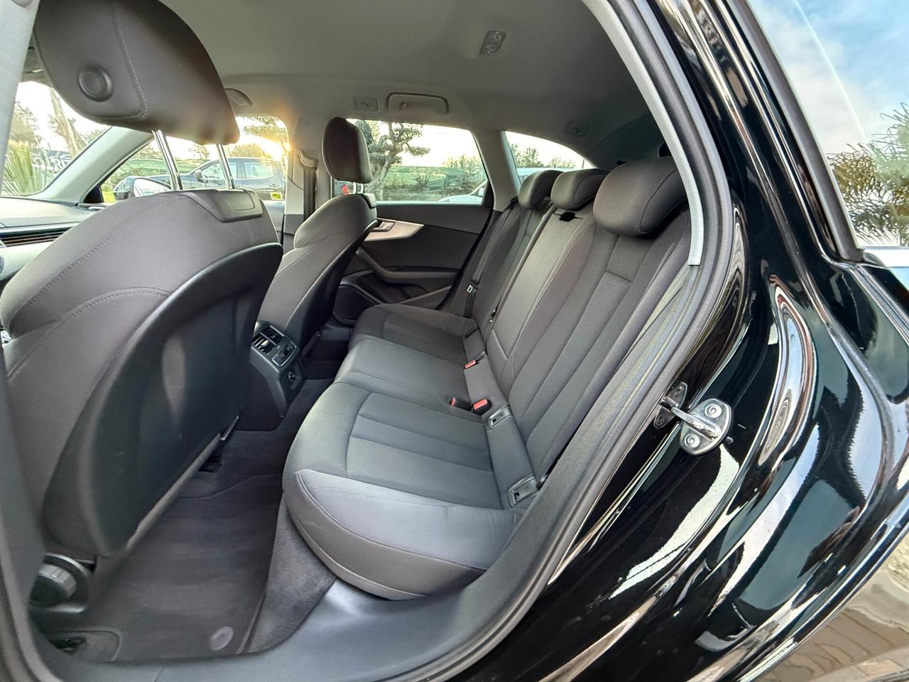 Audi A4 2.0 TDI 150 CV ultra S tronic Avant Cockpit Navi Led