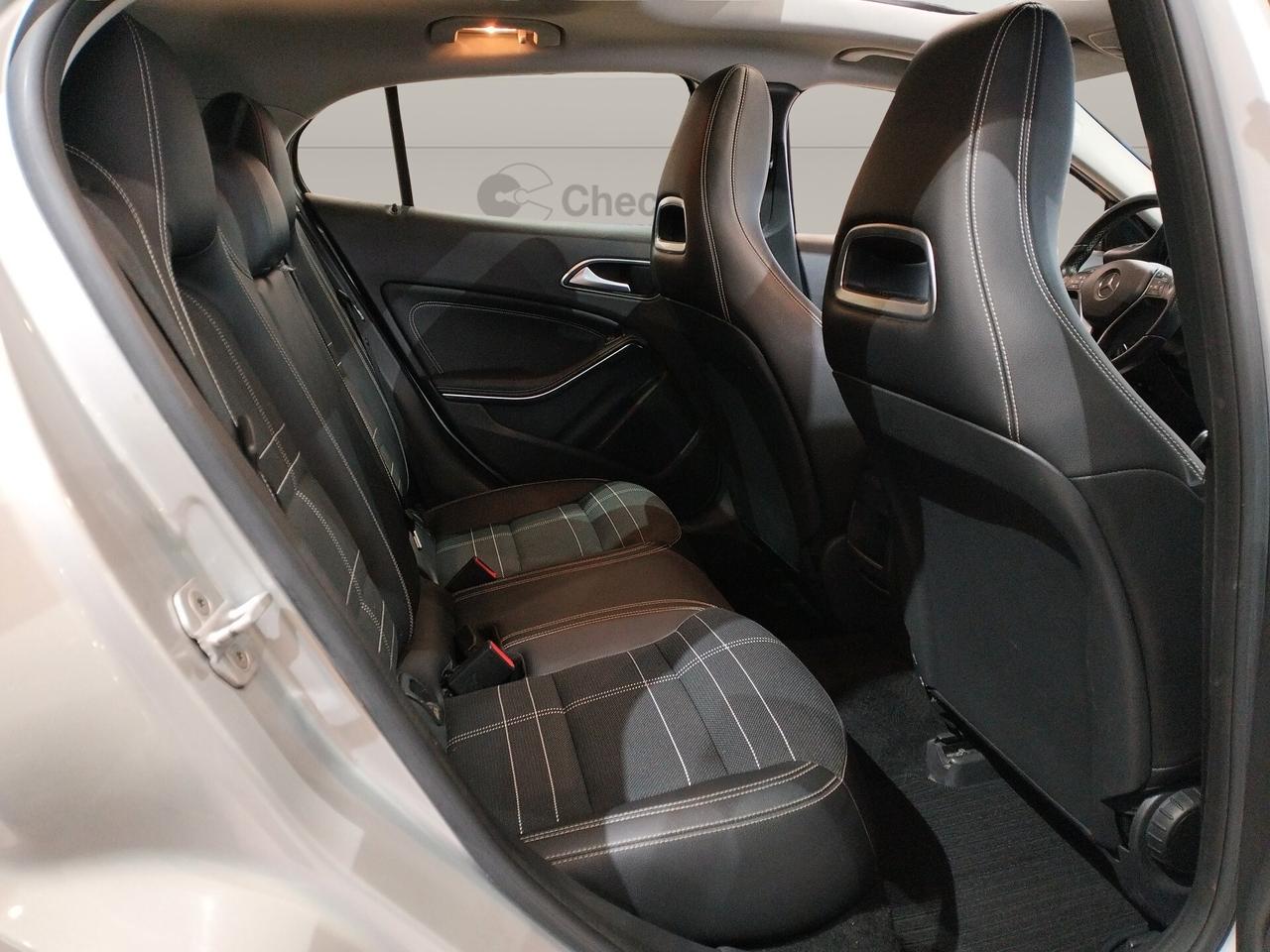 Mercedes-Benz GLA 220 d Sport 170cv auto *TETTO APRIBILE*