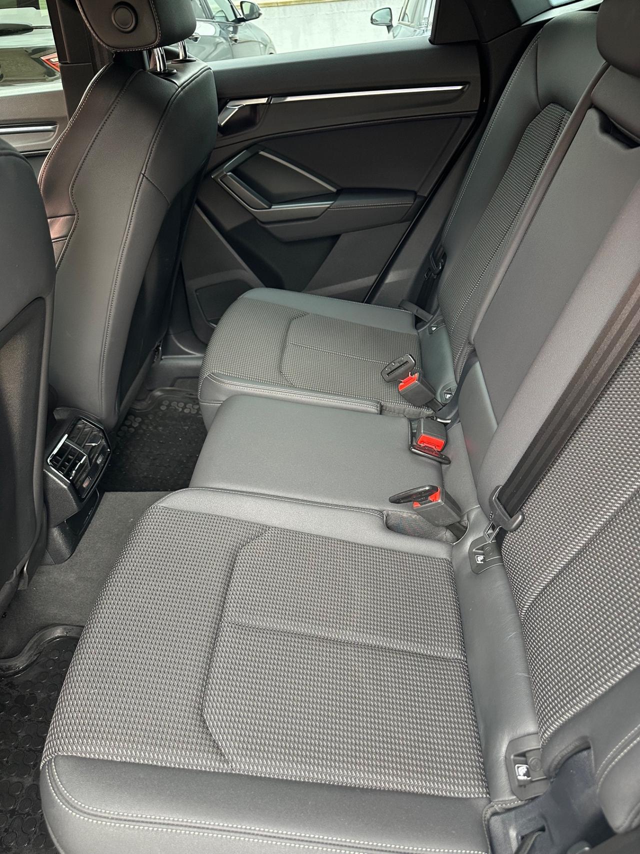 Audi Q3 35 TDI S tronic line edition