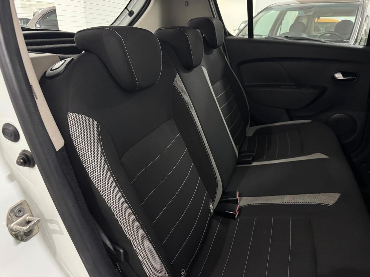 Dacia Sandero Stepway 1.5 Blue dCi 95 CV Comfort