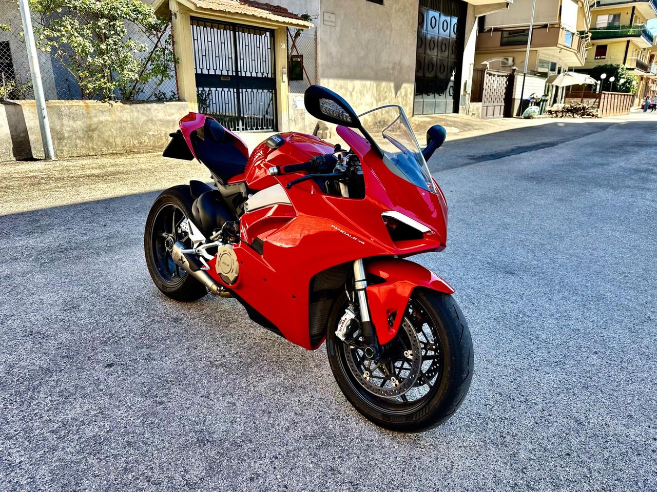 Ducati Panigale V4 Akrapovic