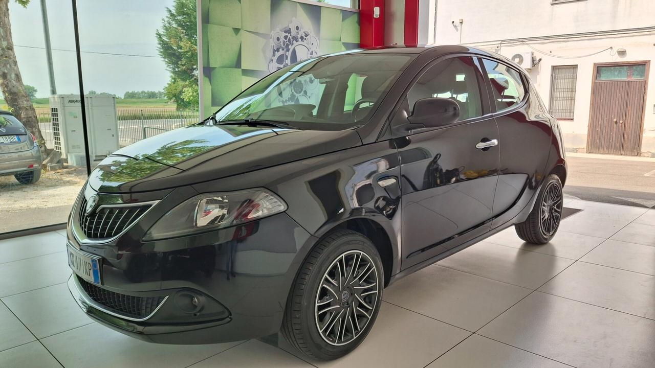 Lancia Ypsilon 1.0 FireFly 5 porte S&S Hybrid Gold