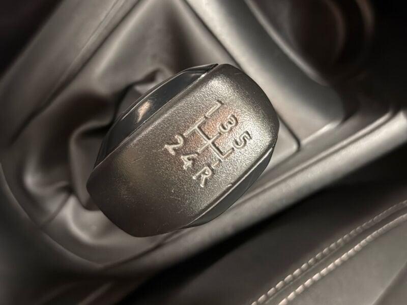 Peugeot 208 BlueHDi 75 5 porte Black Line