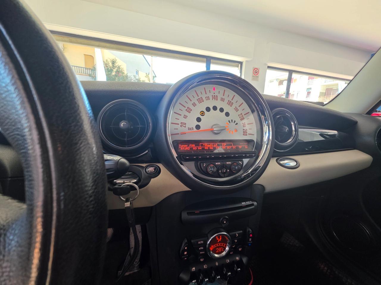 Mini 2.0 16V Cooper D AutOM 108000km FINANZ