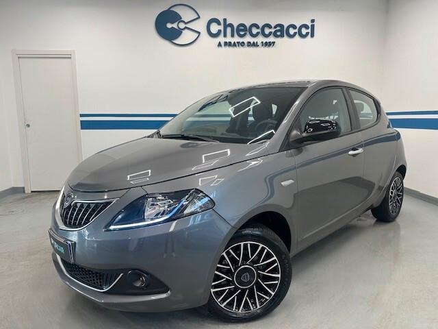 Lancia Ypsilon 1.0 FireFly 5 porte S&S Hybrid Silver