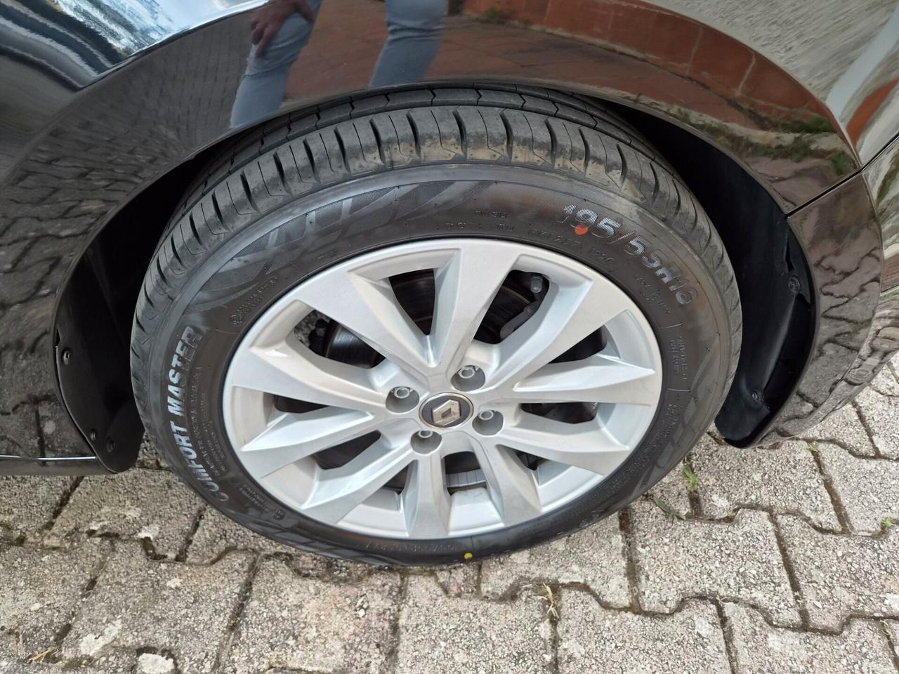 Renault Clio TCe 90 CV 5 porte Intens