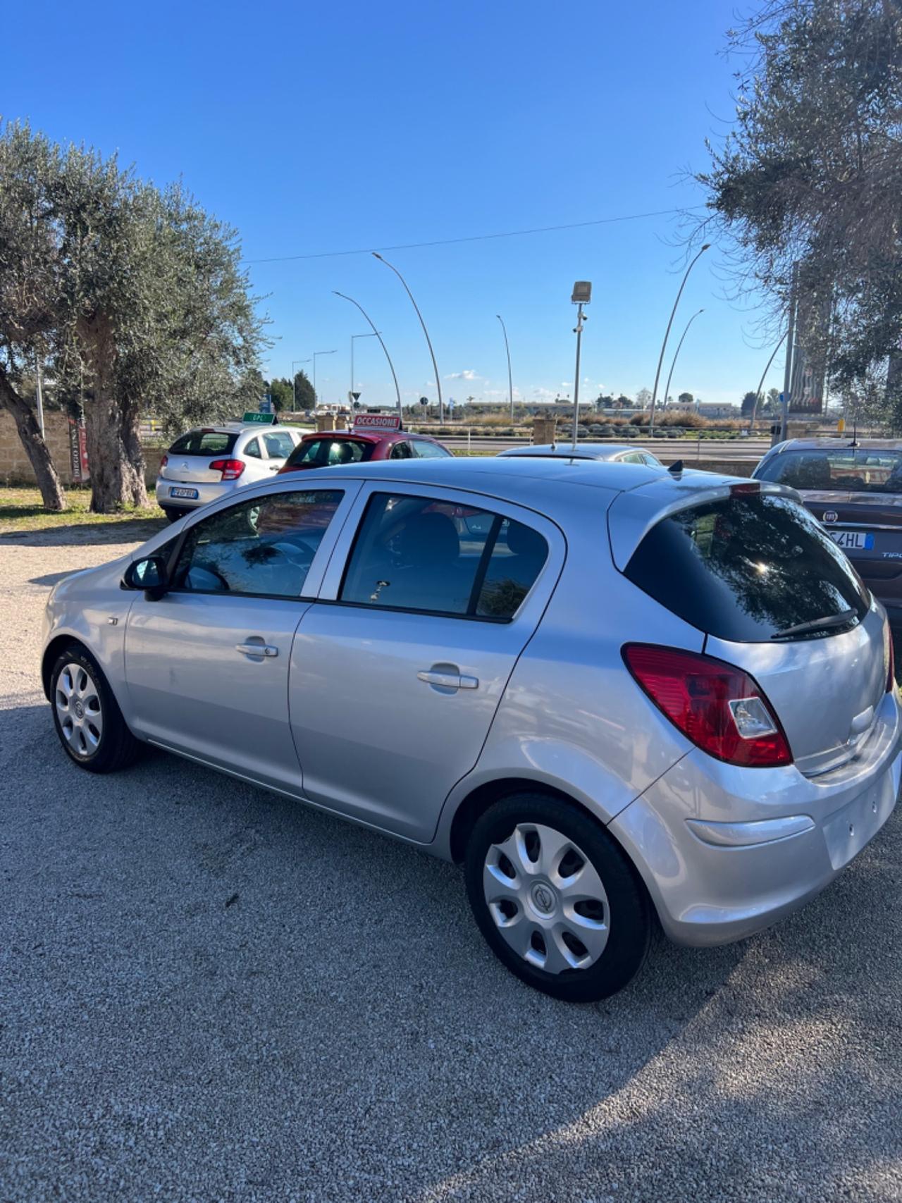 Opel Corsa 1.2 5 porte Club xfetta!!!