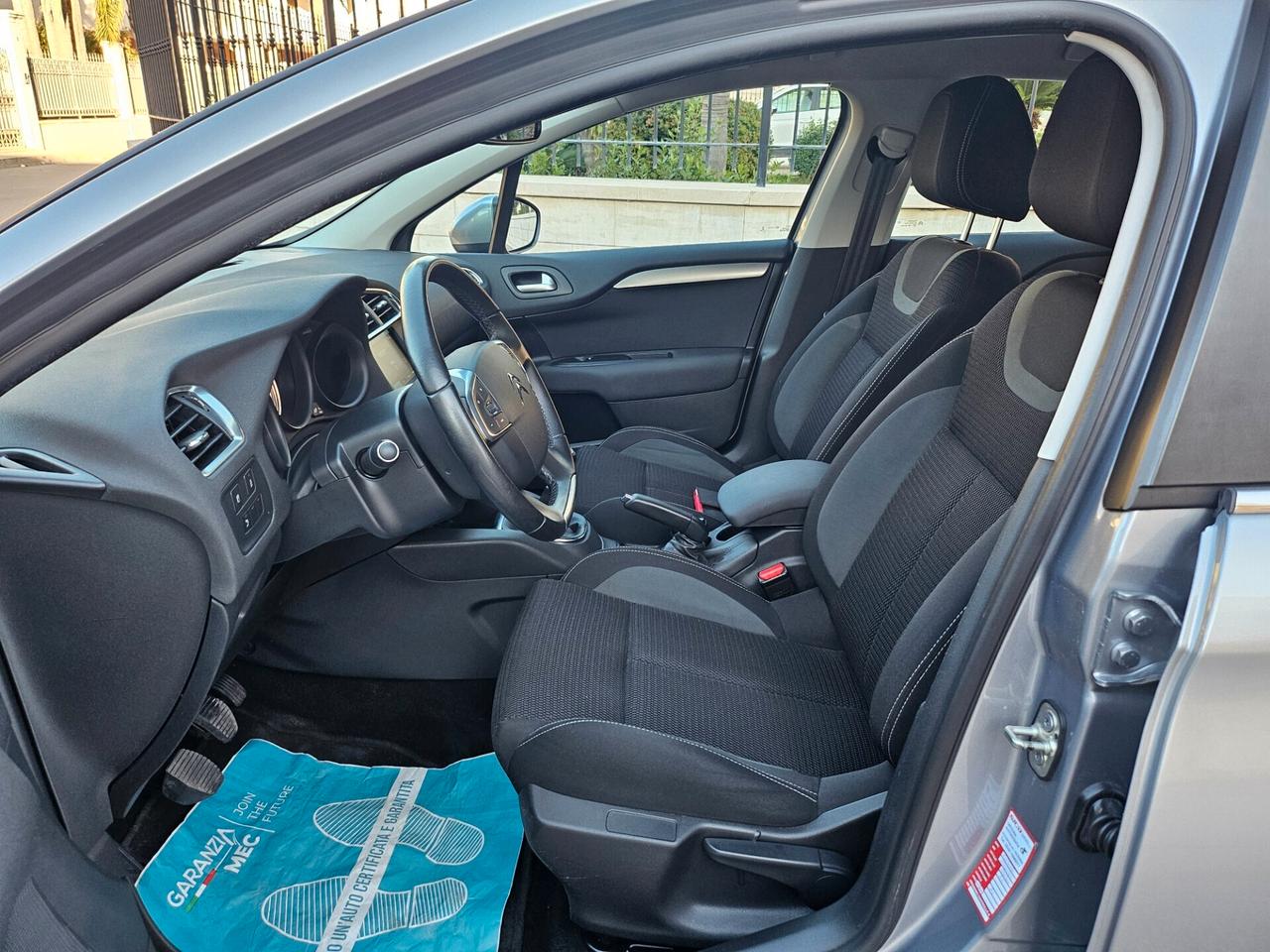 Citroen C4 Berlina 5pt. 1.6 BlueHdi 100cv Fell my 18