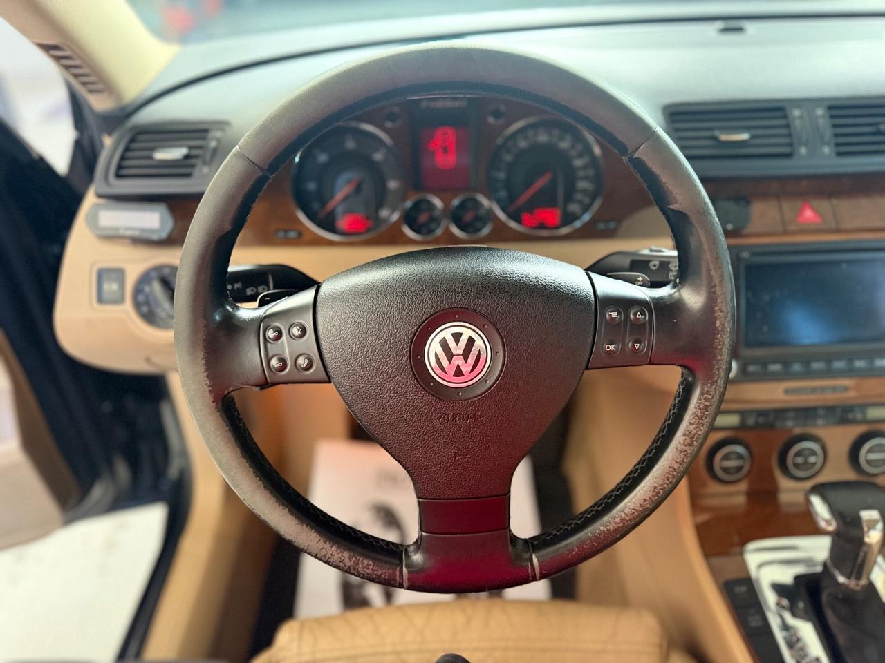 Volkswagen Passat 2.0 TDI DPF DSG Highline NEOPATENTATI