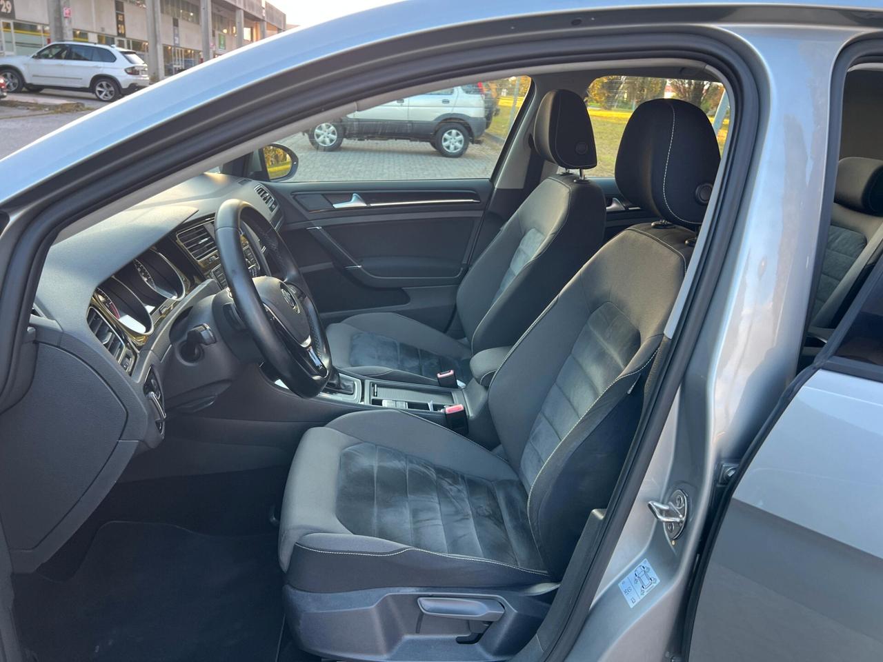 Volkswagen Golf 1.6 TDI DSG 5p. Highline BlueMotion Technology