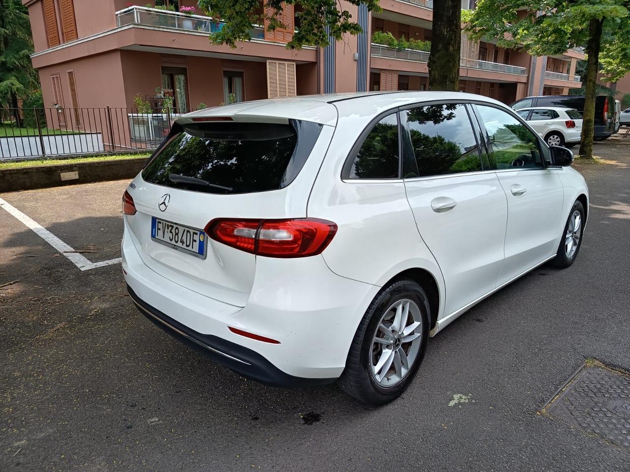 Mercedes-benz B 180 B 180 d Automatic Premium