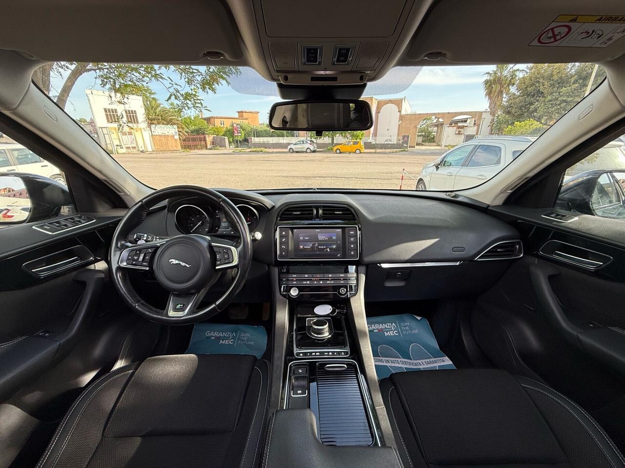 Jaguar F-Pace 2.0 R-Sport AWD 180 HP