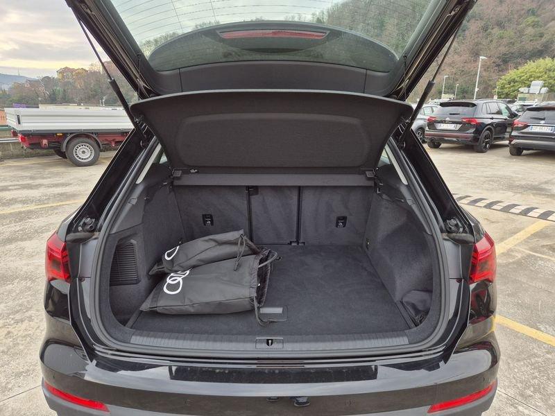 Audi Q3 45 1.4 tfsi e Business s-tronic