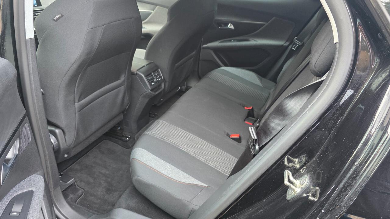 Peugeot 3008 BlueHDi 130 S&S Business