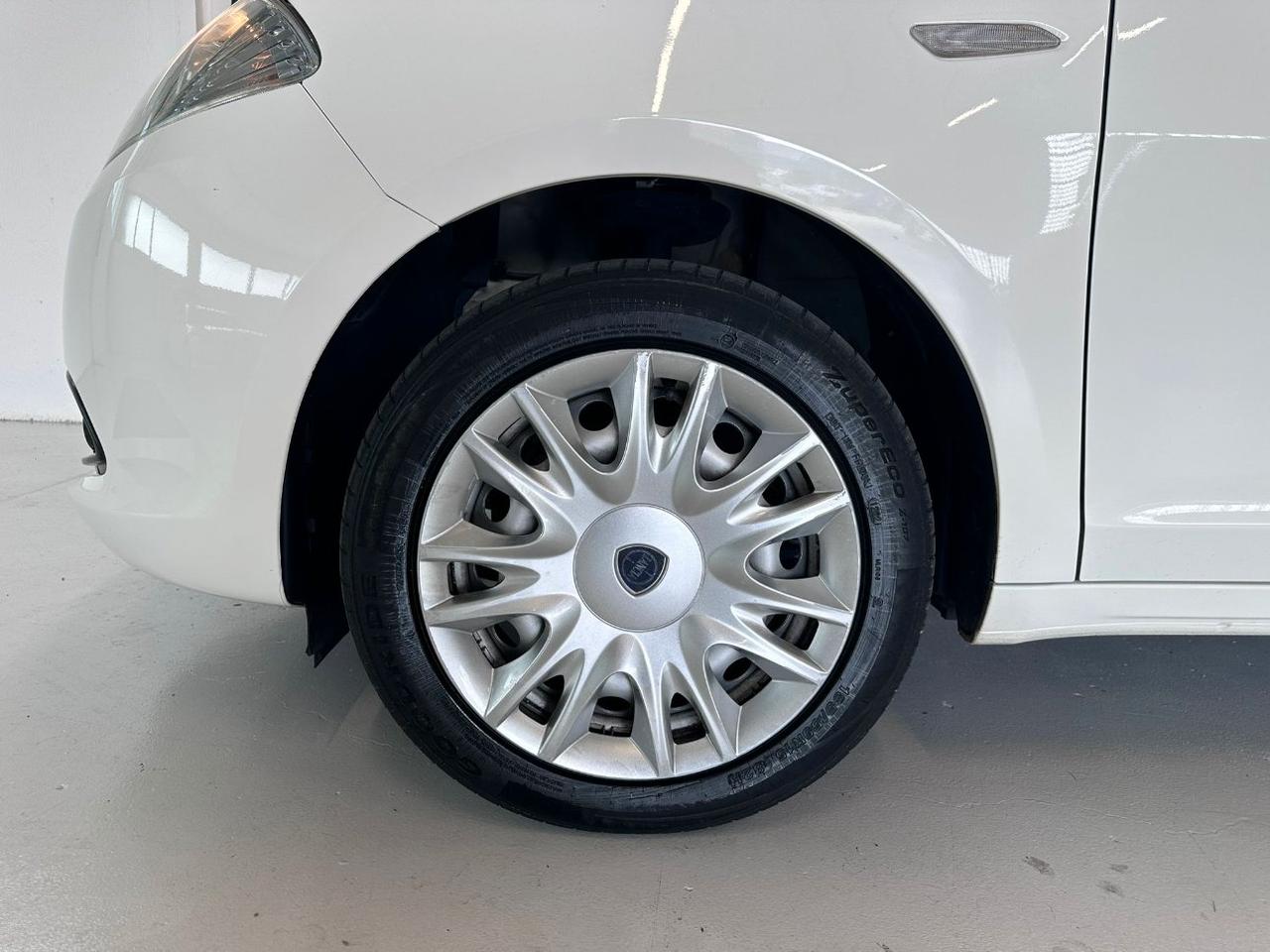 Lancia Ypsilon 5 Porte Ypsilon 1.2 Silver 69cv