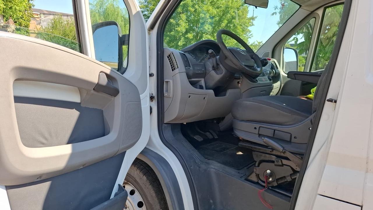 Fiat Ducato 35 2.3 MJT CARROATTREZI Patente B