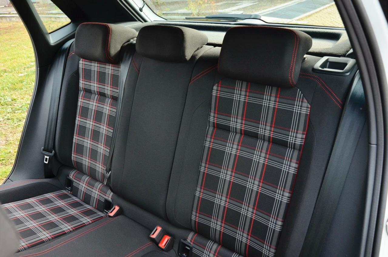 VOLKSWAGEN POLO GTI 5p 2.0 TSI 200cv DSG, SERVICE VW, EURO 6D, FARI LED, RETROCAMERA, APPLE ANDROID, 17", PERMUTE