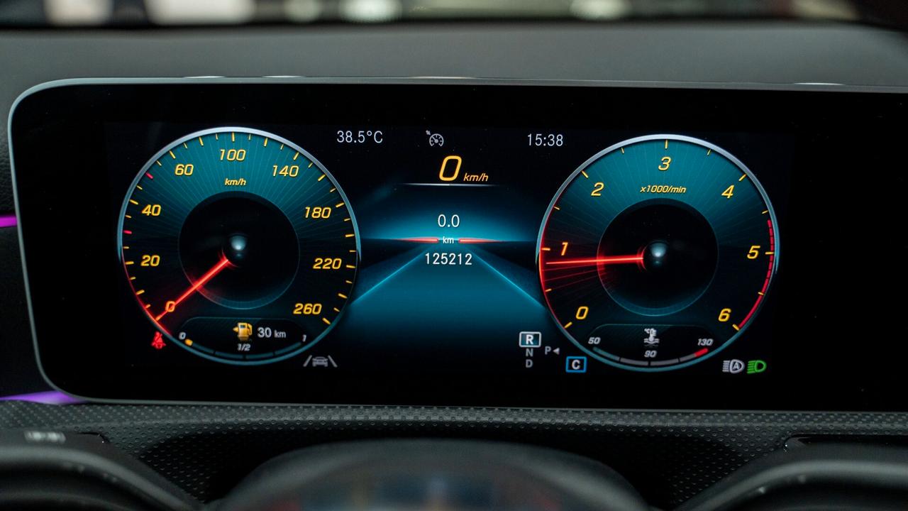 Mercedes-benz A 200 D PREMIUM PLUS AMG 19" TETTO PACK LUCI MULTIBEAM FULL OPTIONAL