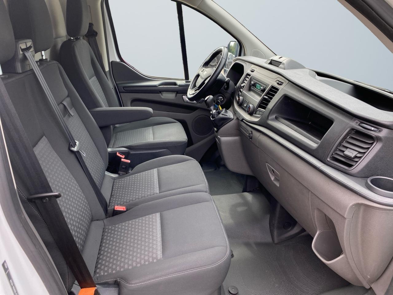 FORD Transit Custom 300 2018 - transit custom 300 2.0 tdci 130cv