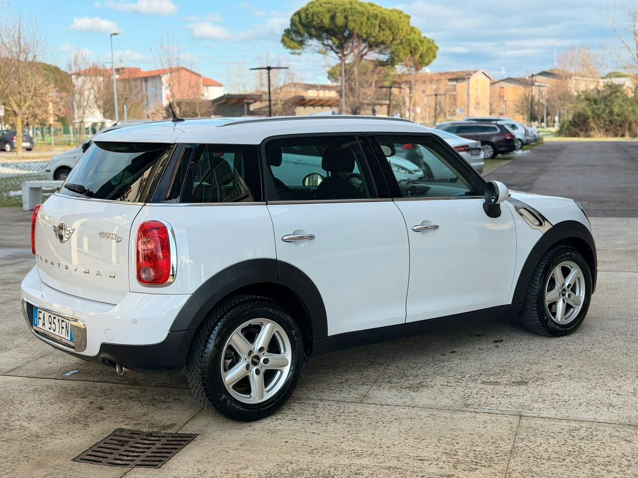 Mini Cooper D Countryman 1.6 adatta a neopatentati 2015