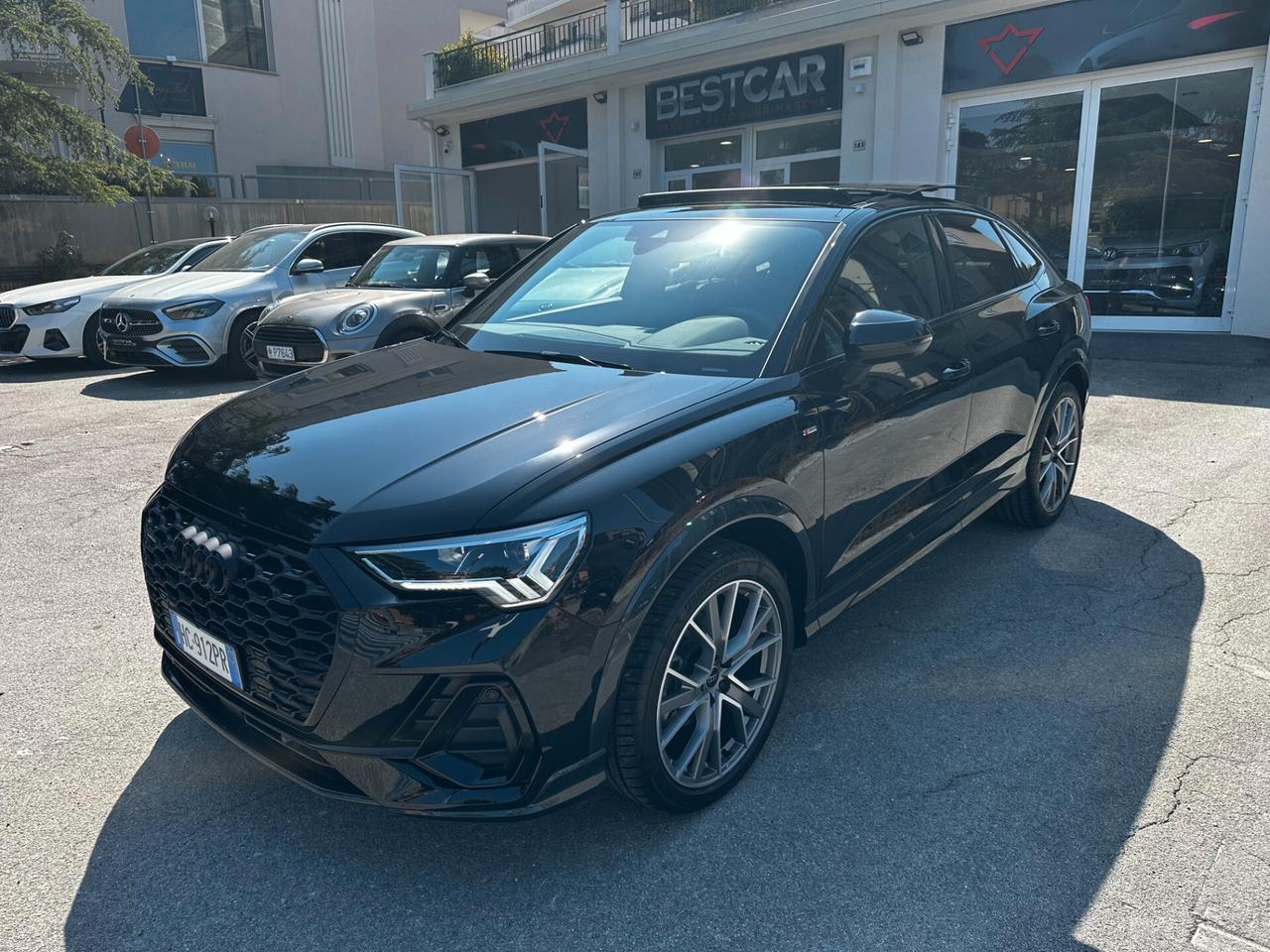 Audi Q3 SPORTBACK 35 TDI QUATTRO S LINE / PANORAMA / R20 / MATRIX