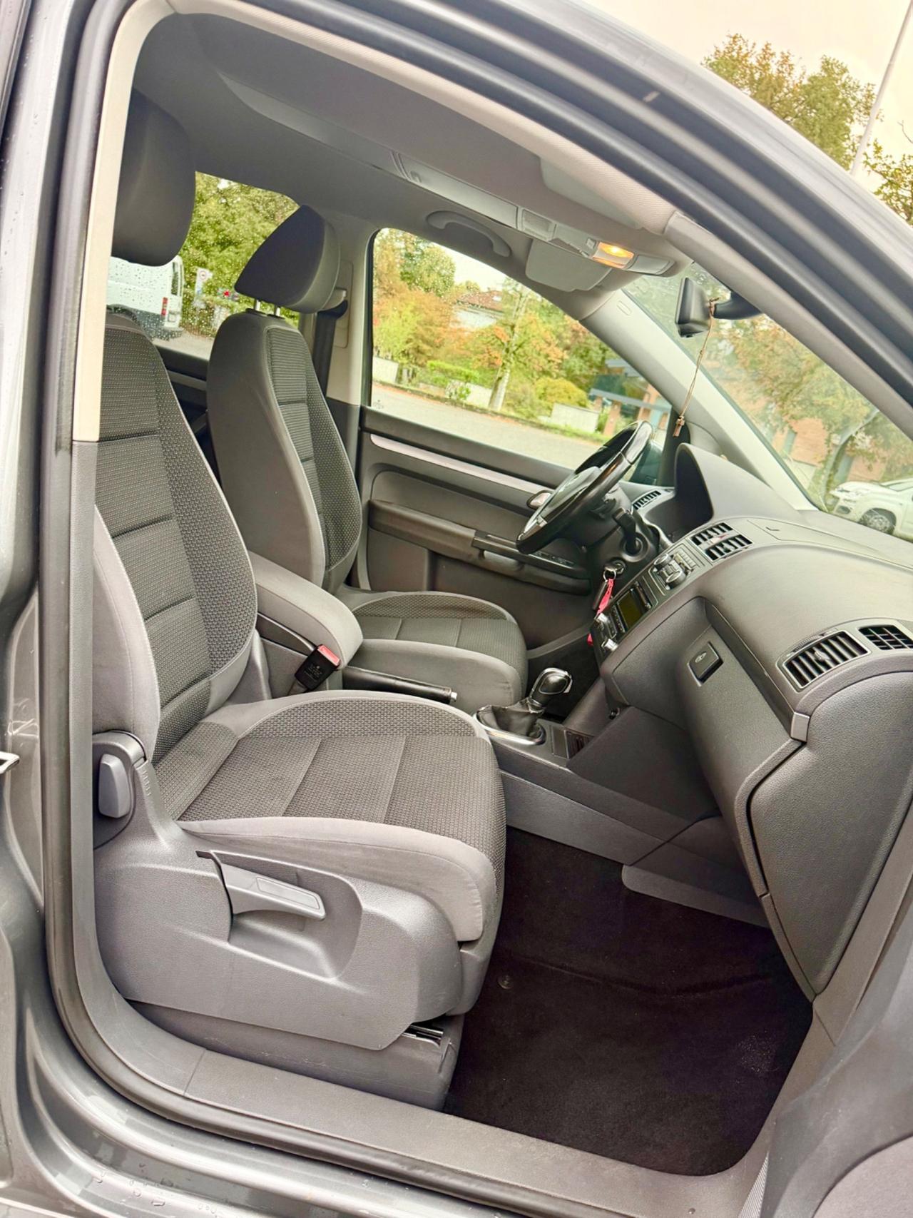 Volkswagen Touran 1.6 TDI DSG Comfortline