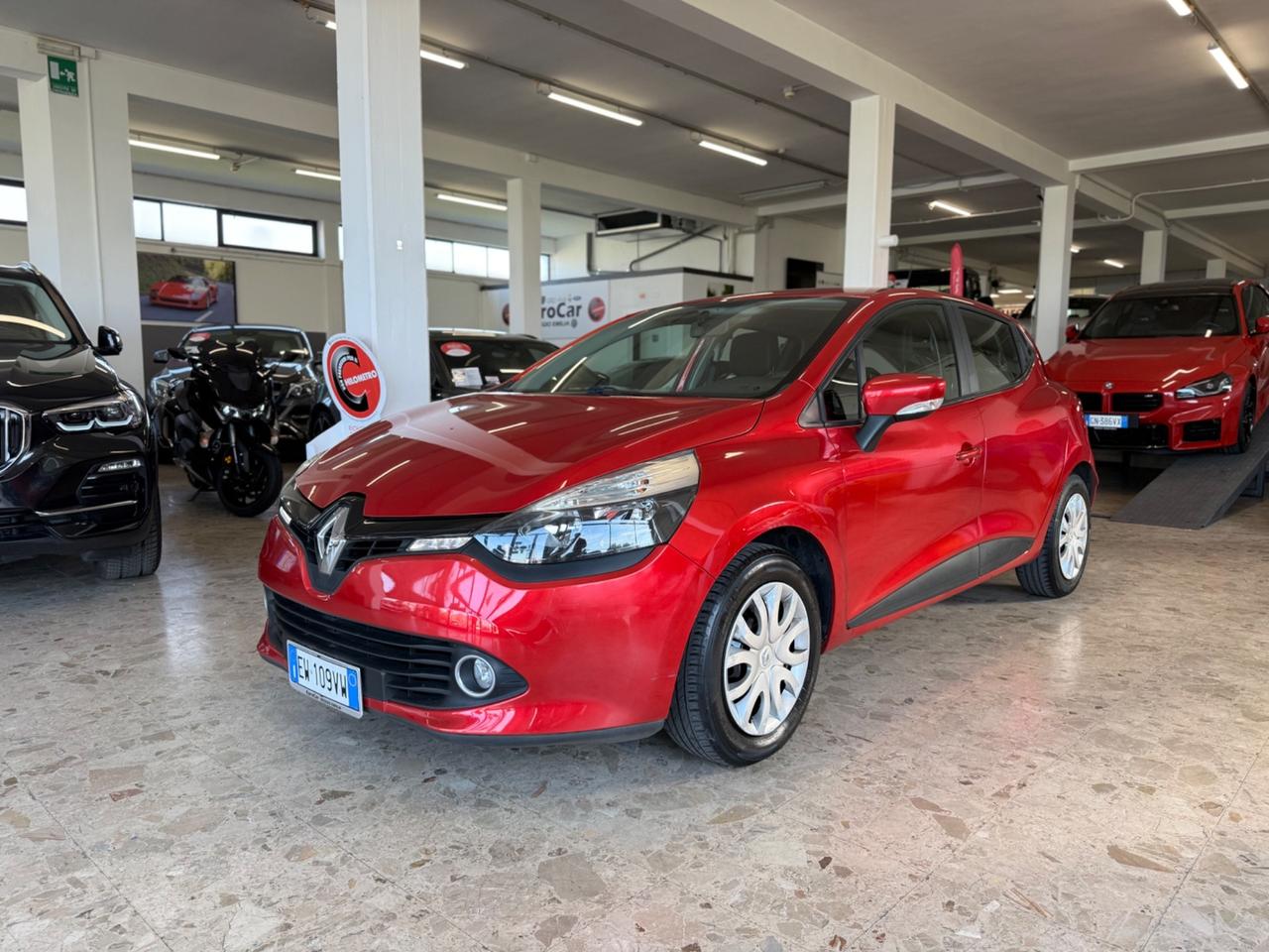 Renault Clio 1.2 75CV Costume Nat 09/2014 Neopatentati