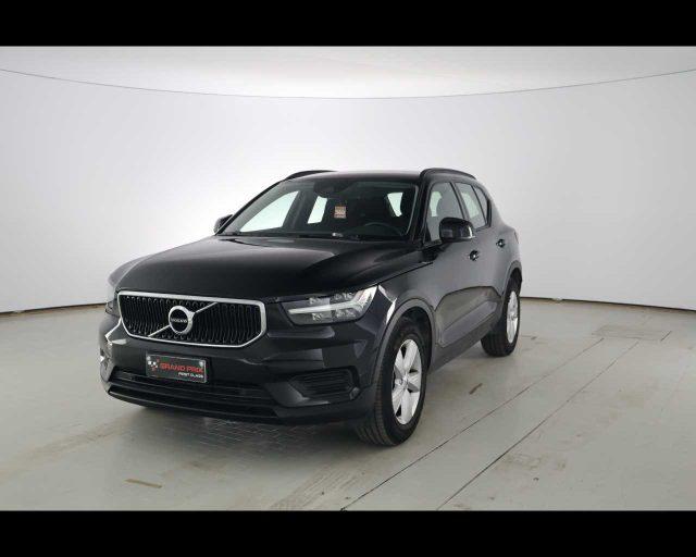 VOLVO XC40 T2 Momentum Core