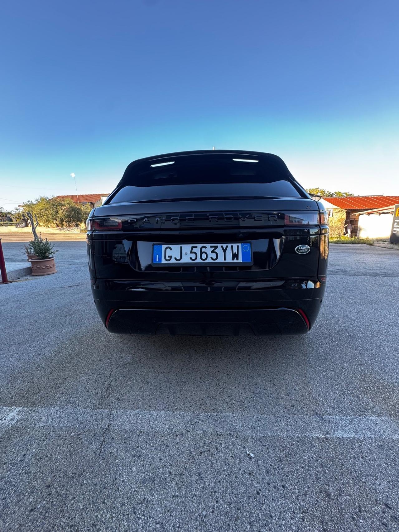 Land Rover Range Velar Total black