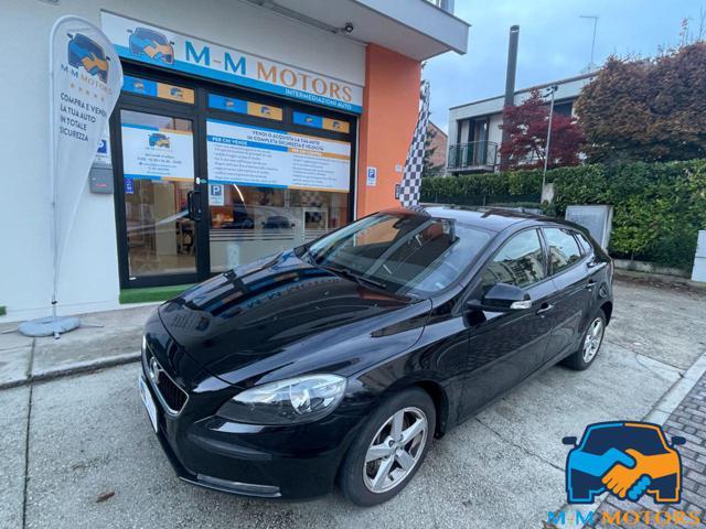 VOLVO V40 Kinetic con 12 mesi garanzia