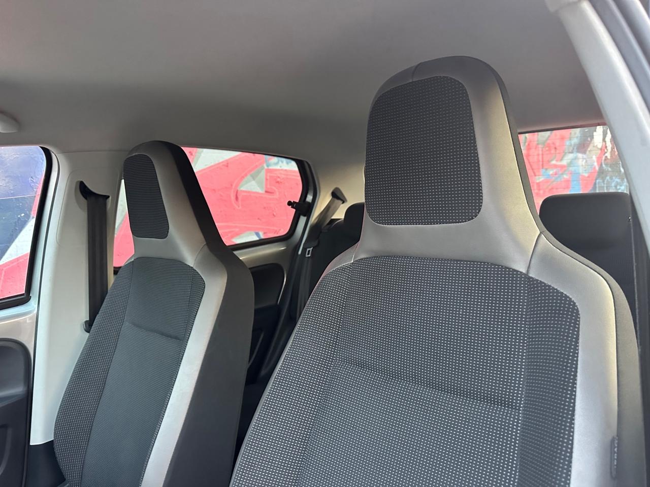Volkswagen up! 1.0 75 CV 5p. high up
