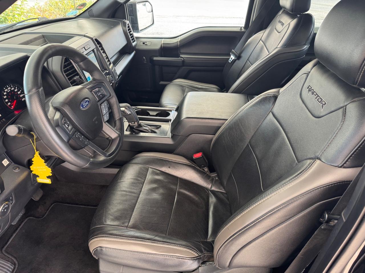 Ford F 150 RAPTOR no ranger