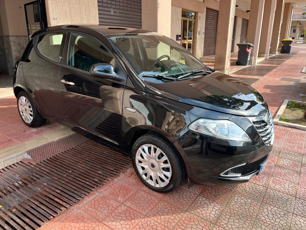 Lancia Ypsilon 1.3MJT 95CV 5p perfetta-2013