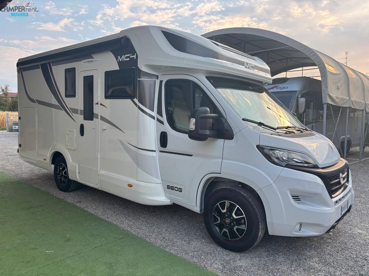 MCLOUIS MC4 860G - Semintegrale con letto matrimoniale in coda e letto basculante