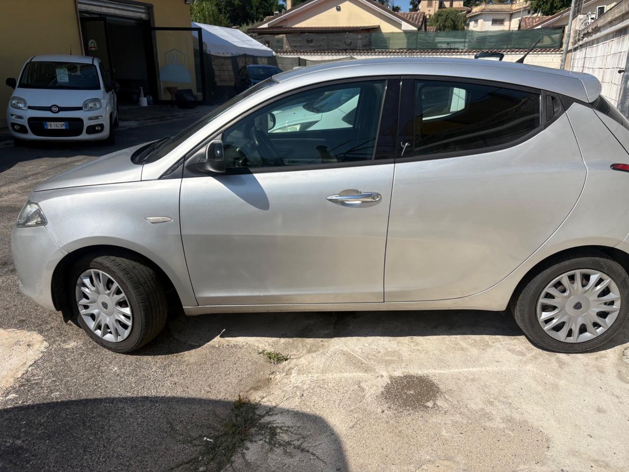 Lancia Ypsilon 1.2 69 CV 5 porte Gold