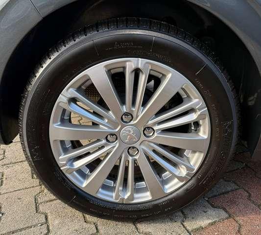 Peugeot 208 1.2 puretech Access 82cv