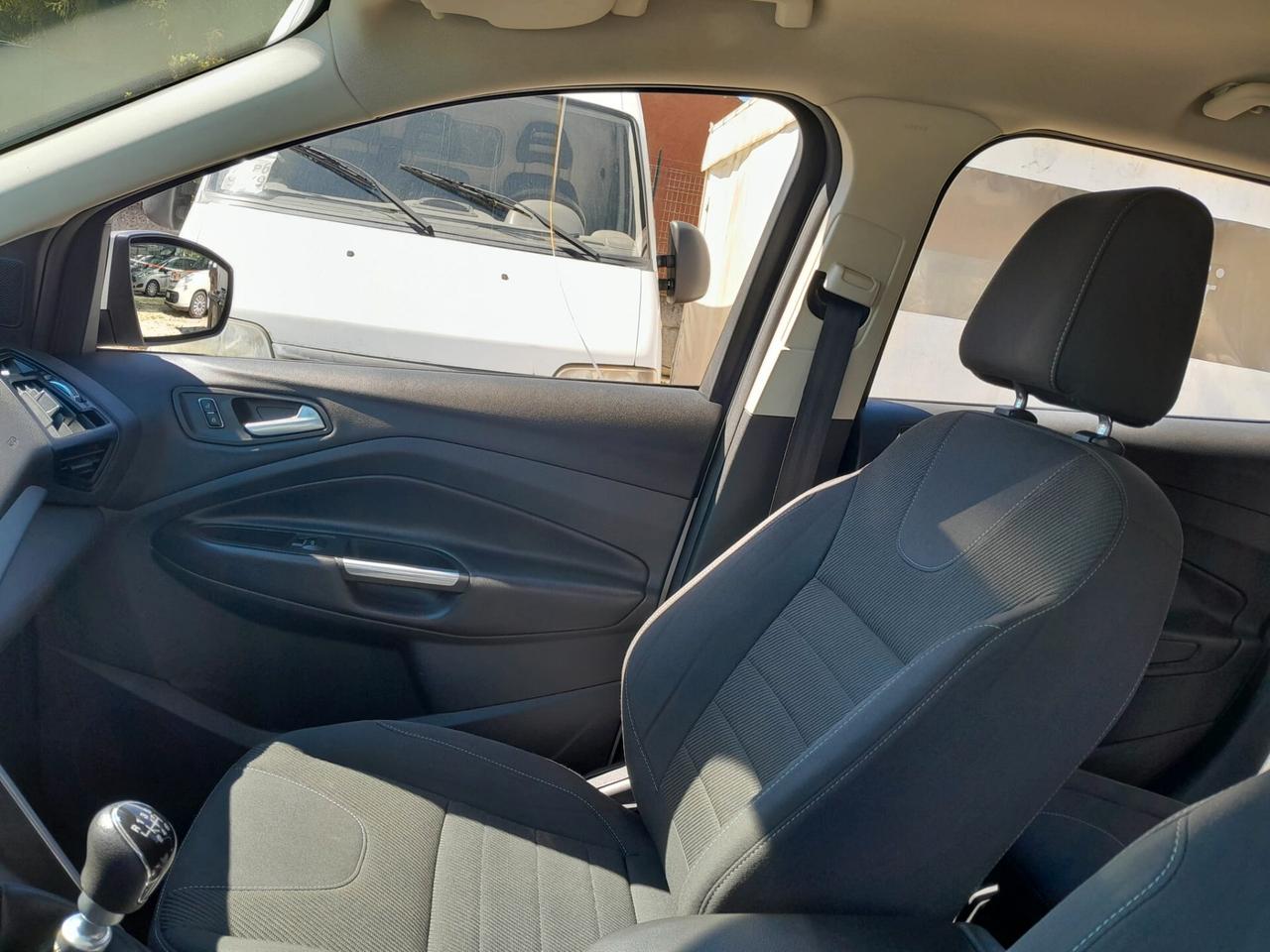 Ford Kuga 2.0 TDCI 120 CV S&S 2WD Titanium