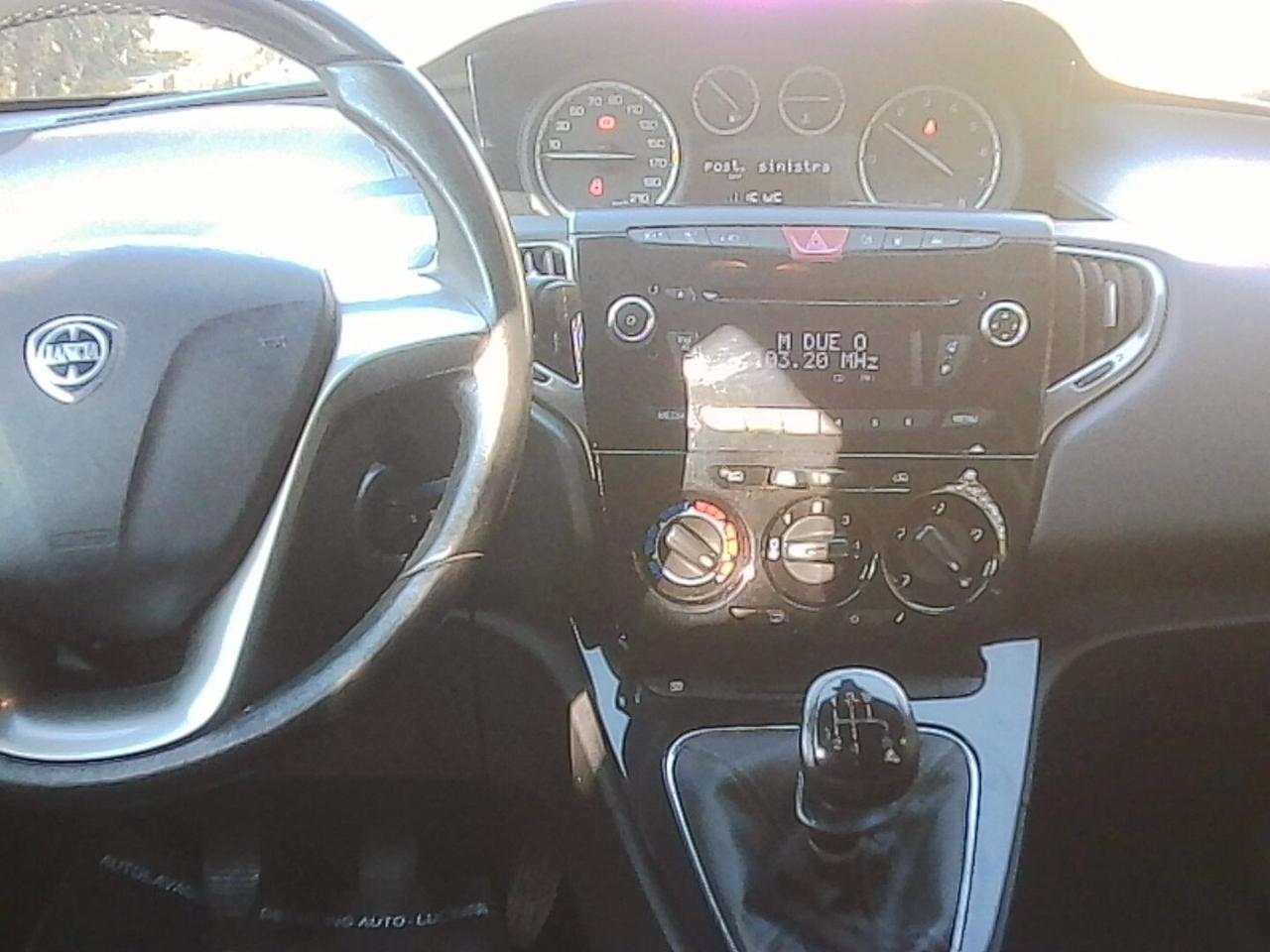 Lancia Ypsilon 0.9 TwinAir 85 CV 5 porte Metano Ecochic Elle