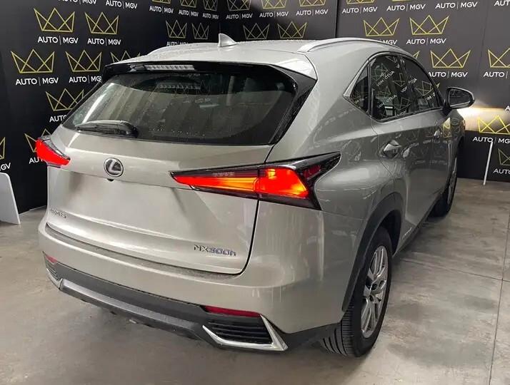 Lexus NX 300h Hybrid 4WD F-Sport