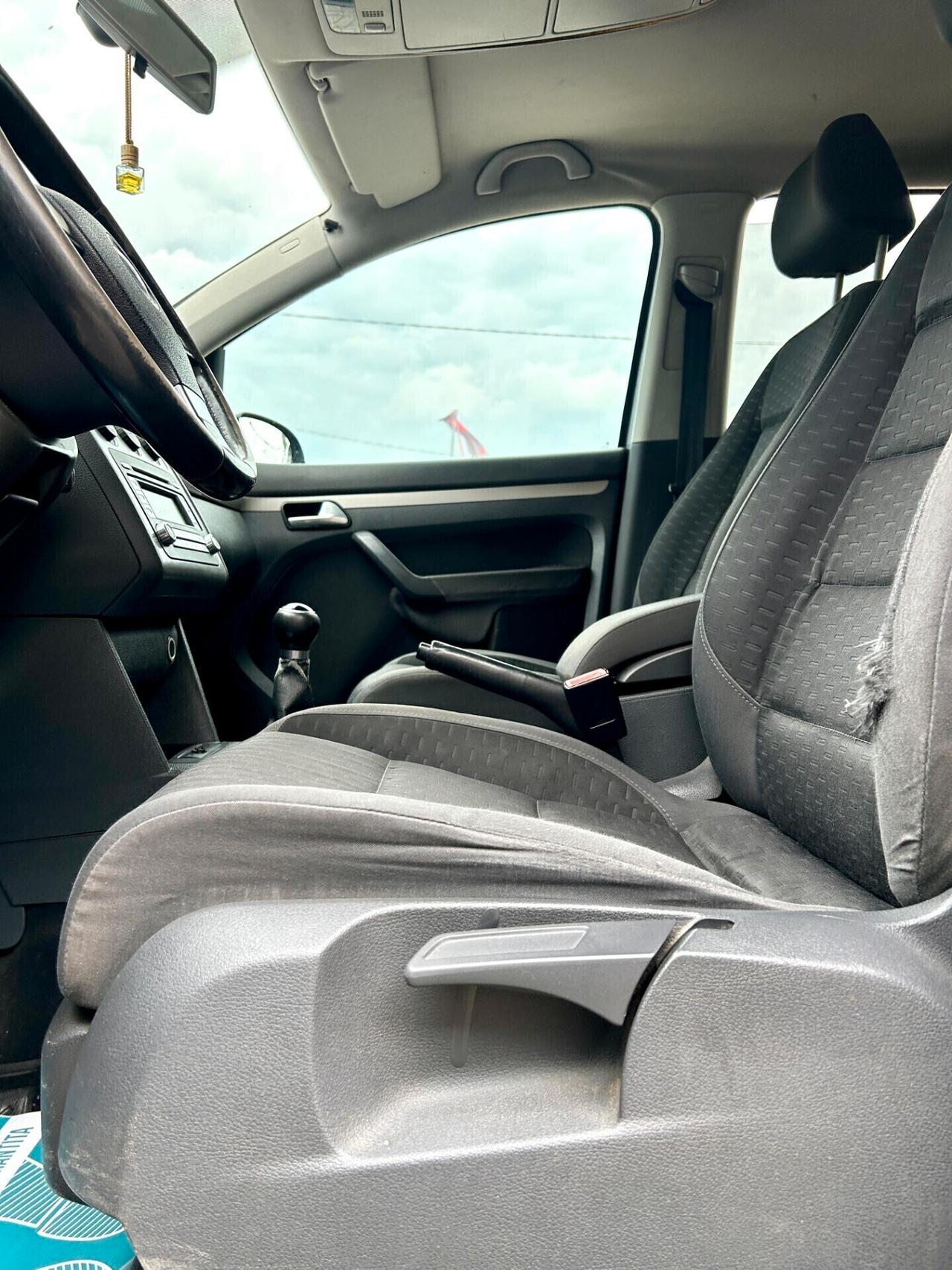 Volkswagen Touran 2.0 TDI DPF Highline 7 POSTI