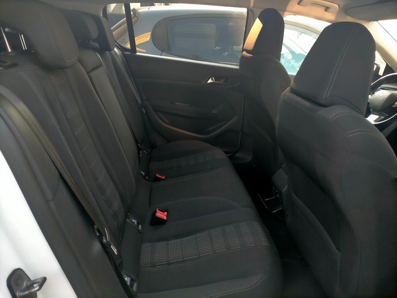 Peugeot 308 BlueHDi 120 S&S Business