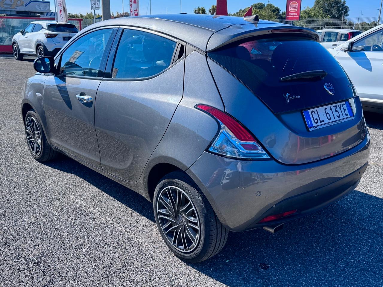 Lancia Ypsilon 1.0 FireFly 5 porte S&S Hybrid Gold