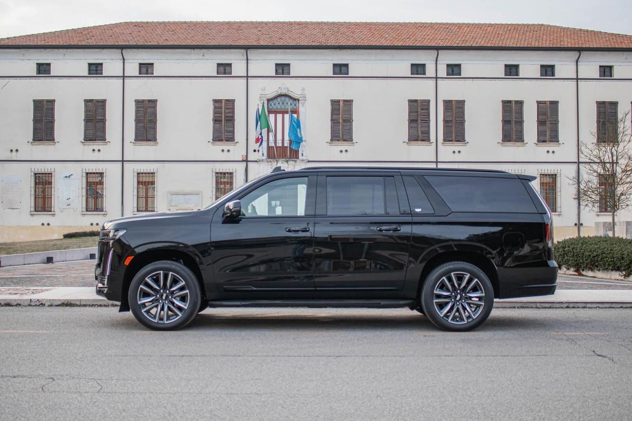 Cadillac Escalade ESV Sport