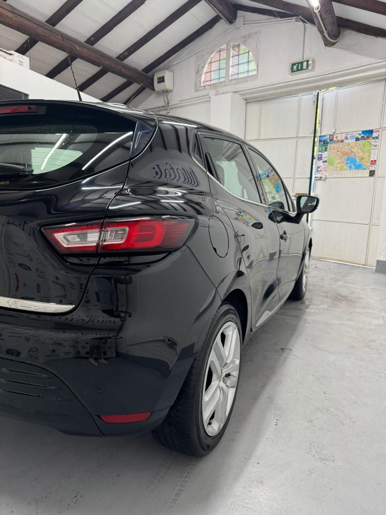 Renault Clio dCi 8V 90 CV 5 porte Moschino Intens 2020