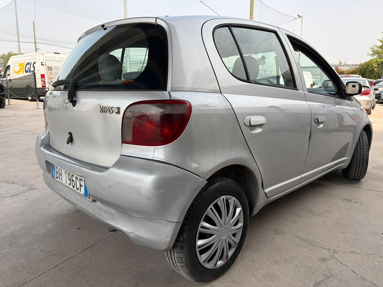 Toyota Yaris 1.0i 16V cat 5 porte Sol