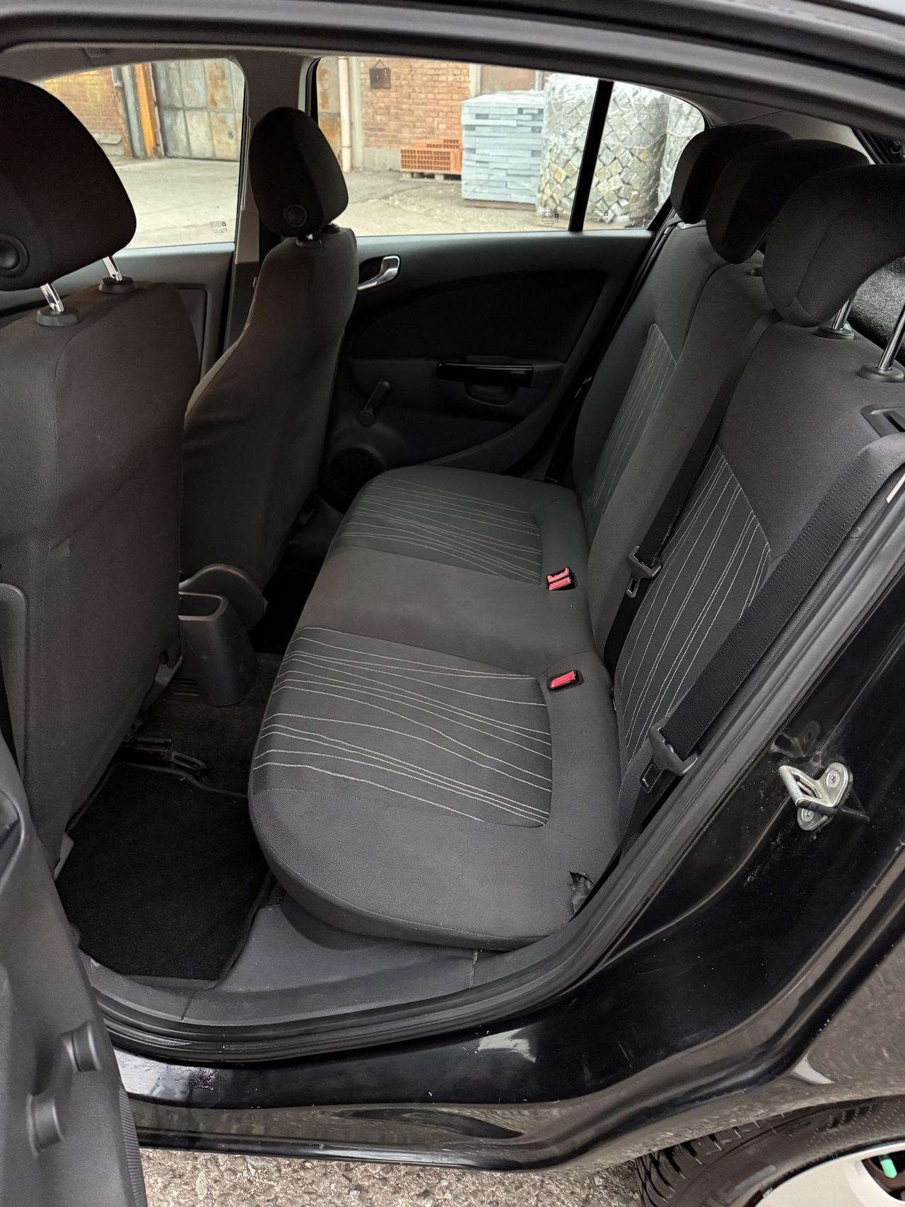 Opel Corsa 1.2 5 porte Cosmo