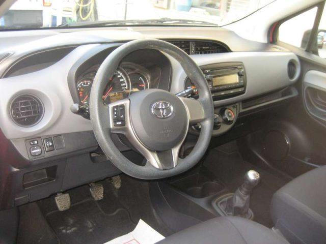 TOYOTA Yaris 1.0 5 PORTE COOL