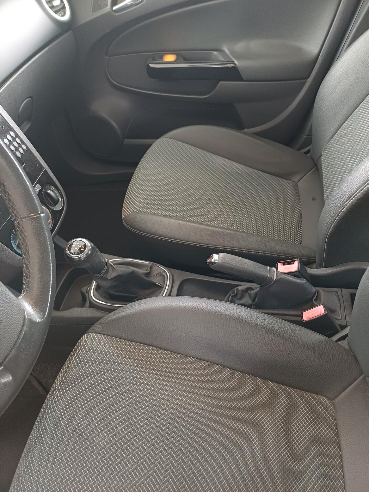 Opel Corsa 1.2 5 porte Easytronic Cosmo adatta a neopatentati